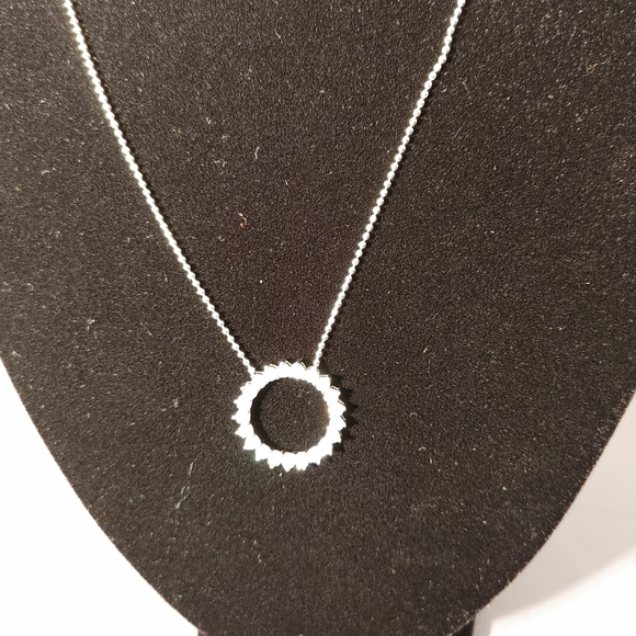 Crystal pendant necklace - Picture 3 of 6